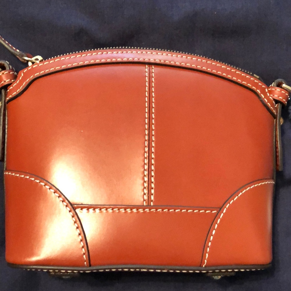 Dooney and Bourke crossbody - Picture 4 of 6